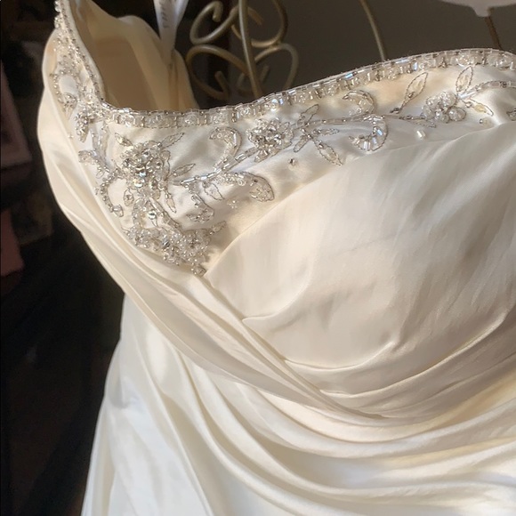 venus beach wedding dresses